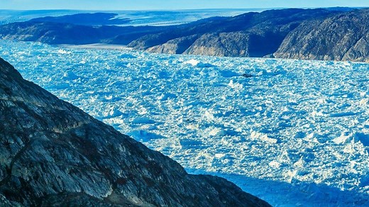 重量100億トン超！ 巨大氷山が崩れ落ちる瞬間をカメラがとらえた（動画あり）