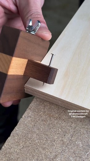 This Marking Gauge Is Easy to Make DIY I designed a marking gauge that’s easy to make using just a few basic tools! Normally, you’d chisel out a square hole, but honestly, that can be a bit of a hassle. So this time, I experimented with creating the square hole using an adhesive method instead. | Rune strandenes