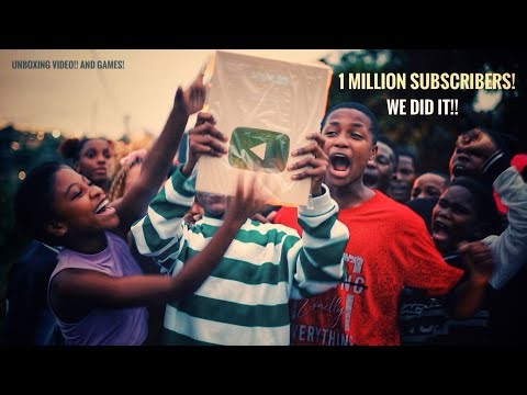 Unboxing Video with AbafanaTheBoys vs AmantombazaneTheGirls. 1 millions subscribers!