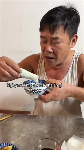 Phở Cuốn Mẹ Nấu: Món Ngon Giải Nhiệt Ngày Mưa