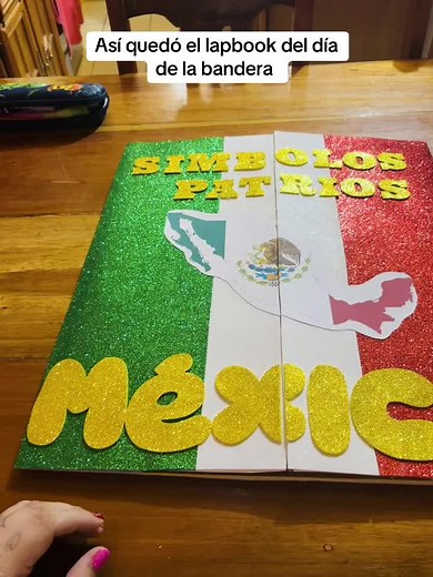 Lapbook Creativo sobre el Día de la Bandera