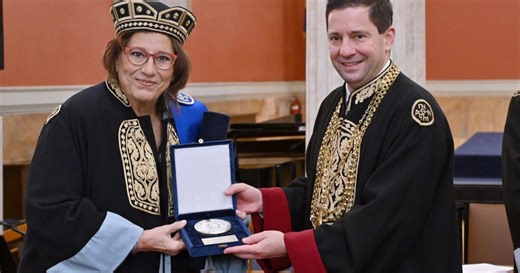 ΕΚΠΑ: Η Μαρία Φαραντούρη αναγορεύτηκε επίτιμη διδάκτορας του Τμήματος Φιλολογίας και του Τμήματος Μουσικών Σπουδών