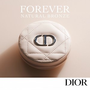NEW DIOR FOREVER NATURAL BRONZE Discover the iconic longwear bronzing powder enriched with 95% mineral-origin* pigments for a healthy bronzed skin. #diorforever #lovemydiorskin #foreversisterhood | Dior