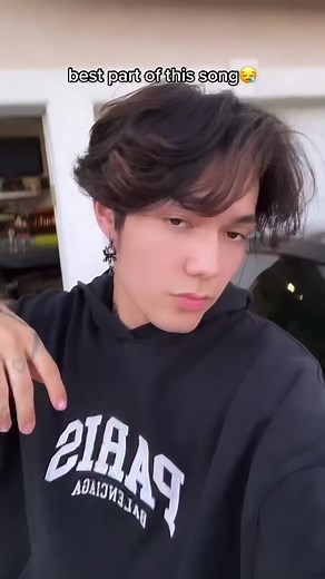 1nonly Emotional Song Moments