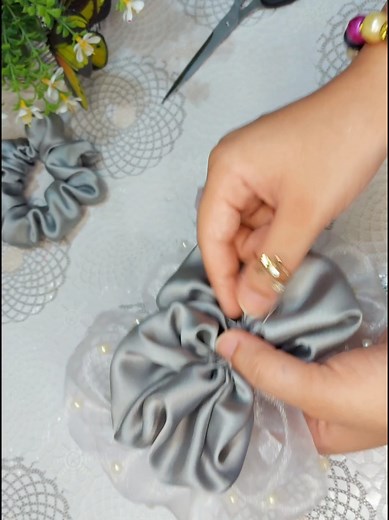 Bubble Bow Scrunchie #hairaccessories #scrunchies #tutorial #fypシ゚viraltiktok #fyp #viraltiktok #foru #forupage #fypシ゚ #💖🥰👍💞🌹😍🤩💗💞 #goviraltiktok