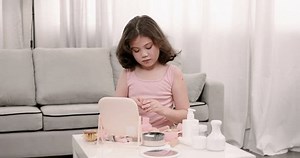 Asiatisch jung mädchen mit puder puff: Stockvideos & Filmmaterial (100 % lizenzfrei) 3822593779 | Shutterstock