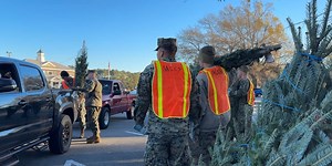 Service members receive free trees before Christmas