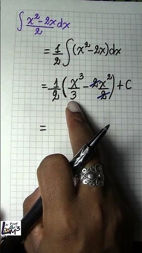 Integral aplicando reglas básicas ∫(x²-2x)/2dx | La Prof Lina M3