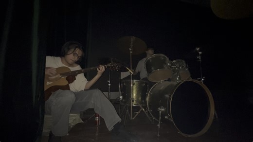 依旧临时起意但是无人礼堂《Fake Plastic Tree》