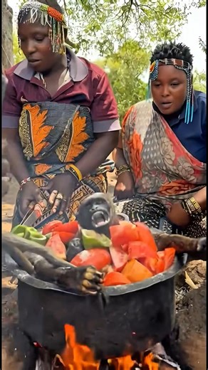 Traditional cooking baboon and putting all vegetables together in one pot 🍲😋 get a super supu can try this food #fblifestyle #lifestyle #canada #california #mexico #usa #uk | True African Cultural
