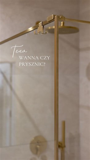 Anita Łopatka on Instagram: "Team wanna czy prysznic? U mnie zdecydowanie prysznic. A dokładnie – kabina walk-in. Nowoczesna, lekka wizualnie i po prostu wygodna. Bez drzwi, bez zakamarków – jest przestrzeń i prostota. Zdecydowałam się na model Avexa Gold Brushed, z taflą szkła w złotej, szczotkowanej ramce. To detal, który robi klimat – subtelny, ale zauważalny. Idealnie dopełnia spokojne, jasne wnętrze łazienki. Kabina ma bezpieczne szkło hartowane (6 mm), powłokę ochronną, która ułatwia sprzą