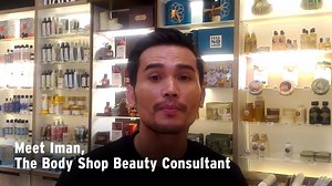 We can’t get enough of men who mask, so here’s The Body Shop Consultant Iman to show us how it’s done using the vegan Himalayan Charcoal and vegan Amazonian Acai masks. Get free samples to our masks from our website! #daretomask | The Body Shop