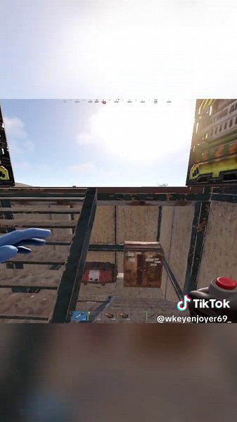 Exploring Oil Rigs in Rust Gameplay