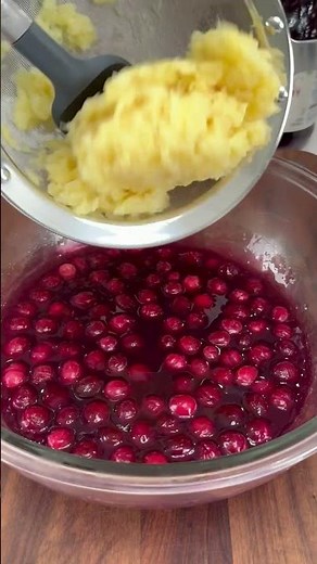 Cranberry Jello Fluff #recipe #cranberrysauce #thanksgivingdinner #jello #fruitsalad
