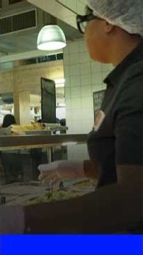 Restaurants universitaires: débordés avec les repas à un euro, les agents du Crous en grève