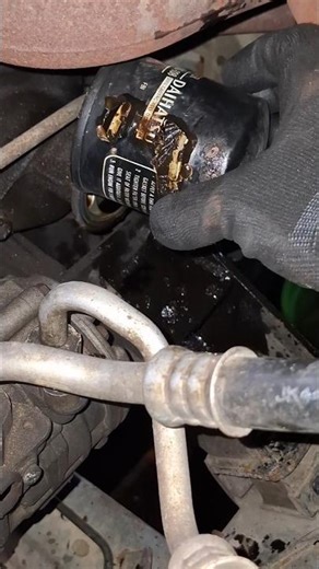 Remove a Stuck Oil Filter #automobile #mechanic #oilleakrepair #shortvideo #howto #diy