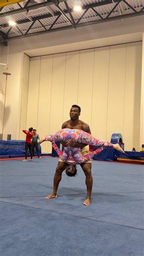 Courtney Sanderson on Instagram: "@onebulkygirl #itscourtney #courtneysanderson #imbulky #gymgirl #acro #fitness #couplegoals"