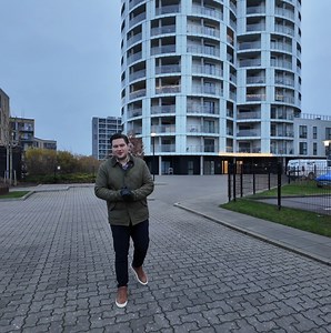 LEJLIGHEDER TIL SALG I HORISONTEN 🌿🌊 Området omkring Horisonten kan noget helt særligt. Her bor du midt i grønne omgivelser med Verdens Ende lige i nærheden, perfekt til gåture, løb og ro i hverdagen, og samtidig med kort afstand til Aalborgs pulserende byliv, caféer og kulturliv. Vi har lige nu flere lejligheder til salg i ejendommen. Se dem her: https://bit.ly/se_lejligheder_horisonten | Mæglerhuset Nørresundby