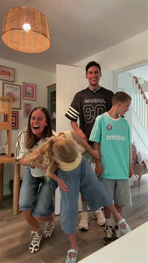 Family OOTD for LONDON BABY ✌️ | family outfit of the day