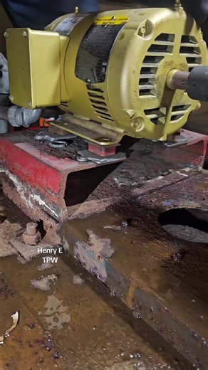B&G Pump Removal #repairshop #fixingstuff #creatorsearchinsights #worththesearch #engineering