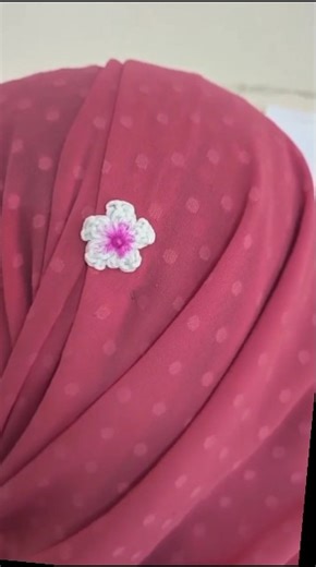Pretty 🌺 Crochet Hijaab pins 🧶📍|| Cute diy hijab pin || daisy crochet pins #crochethijabpins #diy