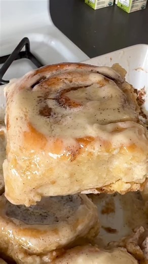 Ruth Doeschner on Instagram: "Brown butter Cardamom cinnamon rolls ❤️ #cinnamonrolls #baking #foodie #momlife"