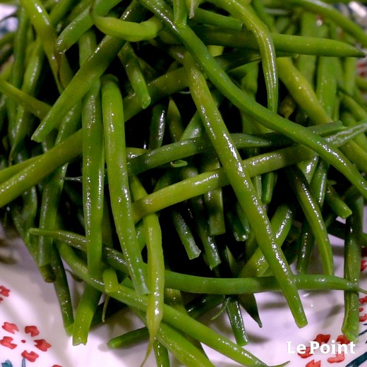Découvrez aujourd'hui les astuces de Jean-François Piège pour réaliser parfaitement des haricots verts à l'anglaise ! https://bit.ly/3zcd4um | Le Point