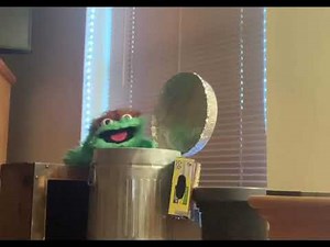 Classic Sesame Street- Grover plays a game with Oscar (60fps)