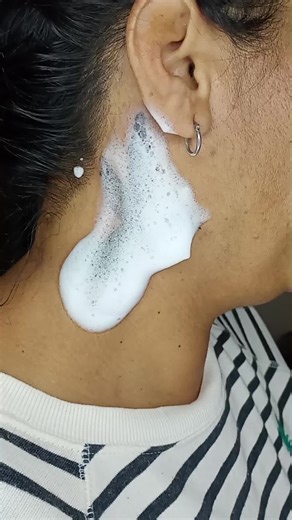 Tattoo de Colibrí en el Cuello: Ideas y Diseños 2023