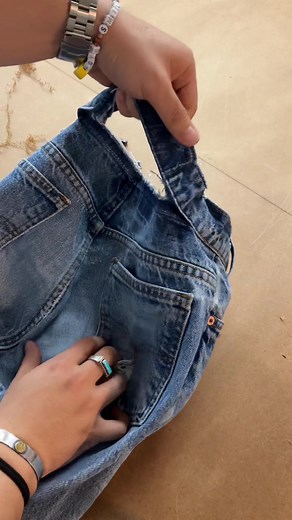 Waist alterlation on vintage levi’s 517! Make your vintage jeans fits better! #denim #levi #levi517 #tailor #tailoring #jeans #fashion #japanesedenim #denimrepair #denimrepairservice #toronto #torontolife #sewing #sewingtiktok #sewingtutorial #foryoupage #fyp #selvedge #rawdenim #indigo #waist #alterationservice #vintage #vintagejeans #vintagefashion #청바지 #재봉틀