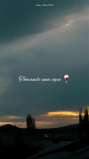 Recordando a Mau con Agua Bella: Tomando una Copa