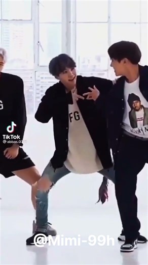 BTS to Tian Wen Zhi 🥰🎀 #jungkook #trending #viralshorts #bts #shortvideo 🎀🥰 #TianWenZhit..95.cc