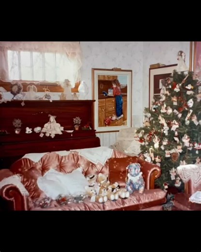 DID YOU KNOW… The first Christmas in October began in Yvette’s house: 35 years ago. Every corner and nook and hook of our home shared locally created arts and crafts for all to come enjoy. It’s a dream come true that Christmas in October continues on a much grander scale, and is shared and enjoyed with our amazing city. | Yvette Moore Gallery