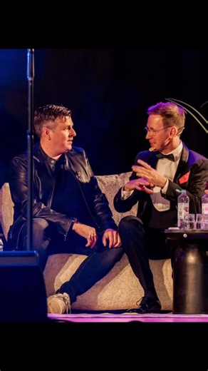 ⸻ 25/50 – Andreas Heß: Die Jubiläumsshow Was für ein Abend. Ein echter Meilenstein meiner Karriere. Gemeinsam mit 25 großartigen Stars durfte ich auf 25 Jahre Bühnenzeit zurückblicken – und zugleich voller Vorfreude nach vorn schauen. Ein MEGA-Publikum, eine herausragende Stimmung und eine restlos gefüllte Hochrhönhalle Frankenheim machten diesen Abend unvergesslich. Und dann der Moment, der alles überstrahlt hat: Das große Ziel wurde erreicht. 1.000.000 Euro Spendensumme Stand 28.12.2025: 1.002