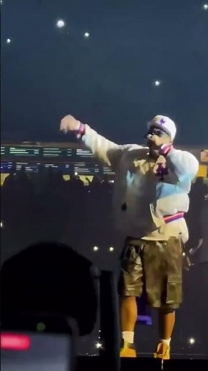 JAY-Z BRING NAS OUT AT YANKEE STADIUM SHOW #NAS #JAYZ #BX #YANKEES