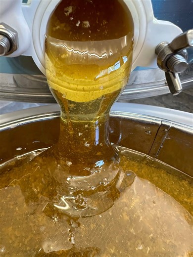 BEE KEEPERS | How to Check moisture content in Honey using Refractometer | Facebook