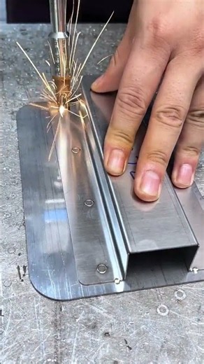 1.2 Frosted Stainless Steel Spot Welds Firmly