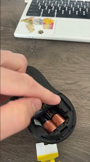 How to setup your wireless mouse in 40 seconds! (Chromebook/Logitech)