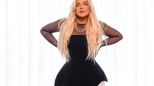 Huge pop star looks unrecognisable following dramatic weight loss and makeover