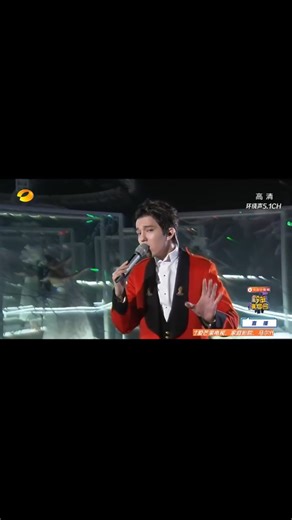 🎵« SOS d'un terrien en détresse» 🎂🎂🎂 8 ans – Concert du compte à rebours 2017/2018 « Kazakh Wing » - Hunan Satellite TV – Chine 🇨🇳🇨🇳🇨🇳 - 30.12.17 Écoutez juste comment Dimash sanglote et pleure ! C'est une chanson composée par Michel Berger, chanteur, auteur-compositeur-interprète, pianiste, directeur artistique et arrangeur musical français🇫🇷 Elle est écrite en français par Luc Plamondon, producteur et parolier canadien, en 1978 pour l'opéra rock Starmania.🇨🇦 La chanson est compos