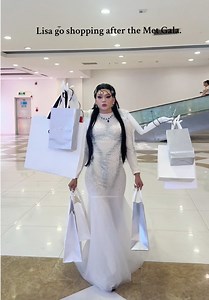 Lisa Shops Solo After Met Gala