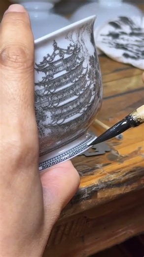 The artisans of Jingdezhen meticulously hand-draw intricate... #Shorts #yubo_ceramics
