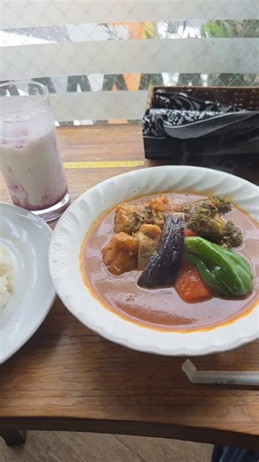 前日の仕事休みの日にスープカレーカムイさんに行きましたコラボメニューの酪農家応援カレーいただきました美味しくて酪農家の方々への支援になるのは素晴らしいですね