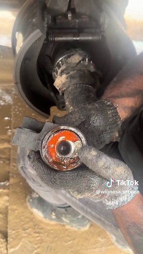 Crane Mechanic: Expert Crane Repair Services Near You