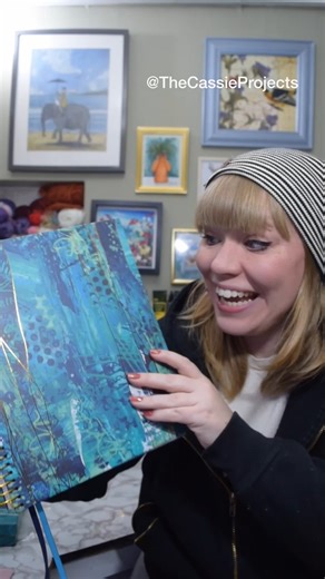 The Artiest Planner for 2025! This is the ultimate planner for being creative in 2025, with so much to colour in! - Find it at: https://sarahrenaeclark.com/coloringplanner/ | Sarah Renae Clark