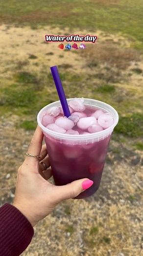 80K views · 4.6K reactions | Sweet berry unicorn 濾 These flavors are strong so I recommend using half packet of each! #water #wateroftheday #flavoredwater #drinkrecipe #berry #unicorn #fyp | Drink Freak | Facebook