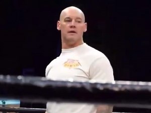 啊？巴伦科尔宾首秀MLW！携手达杰克攻击光脚！（MLW 2025.4.5）