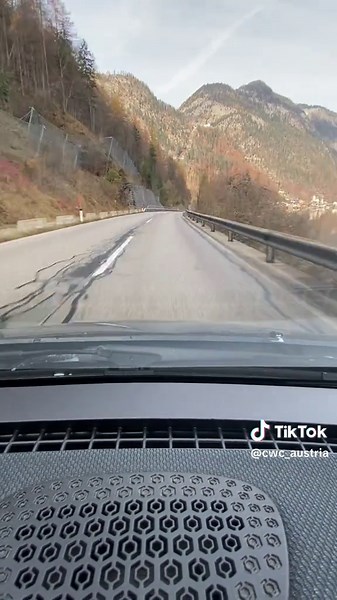 From Obertraun to Hallstatt 🇦🇹 #hallstatt #obertraun #salzkammergut #ride #parfum