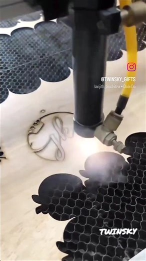 ✨ Customized Keychain – TWEK145