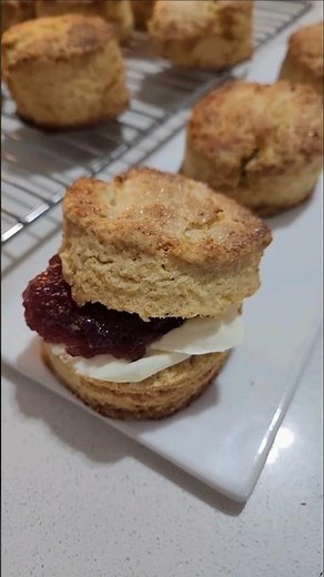 How to make easy and quick scones (Step by step)